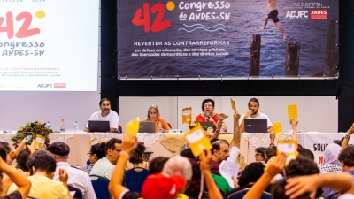 Andes-SN divulga Relatório Final do 43º Congresso da entidade
